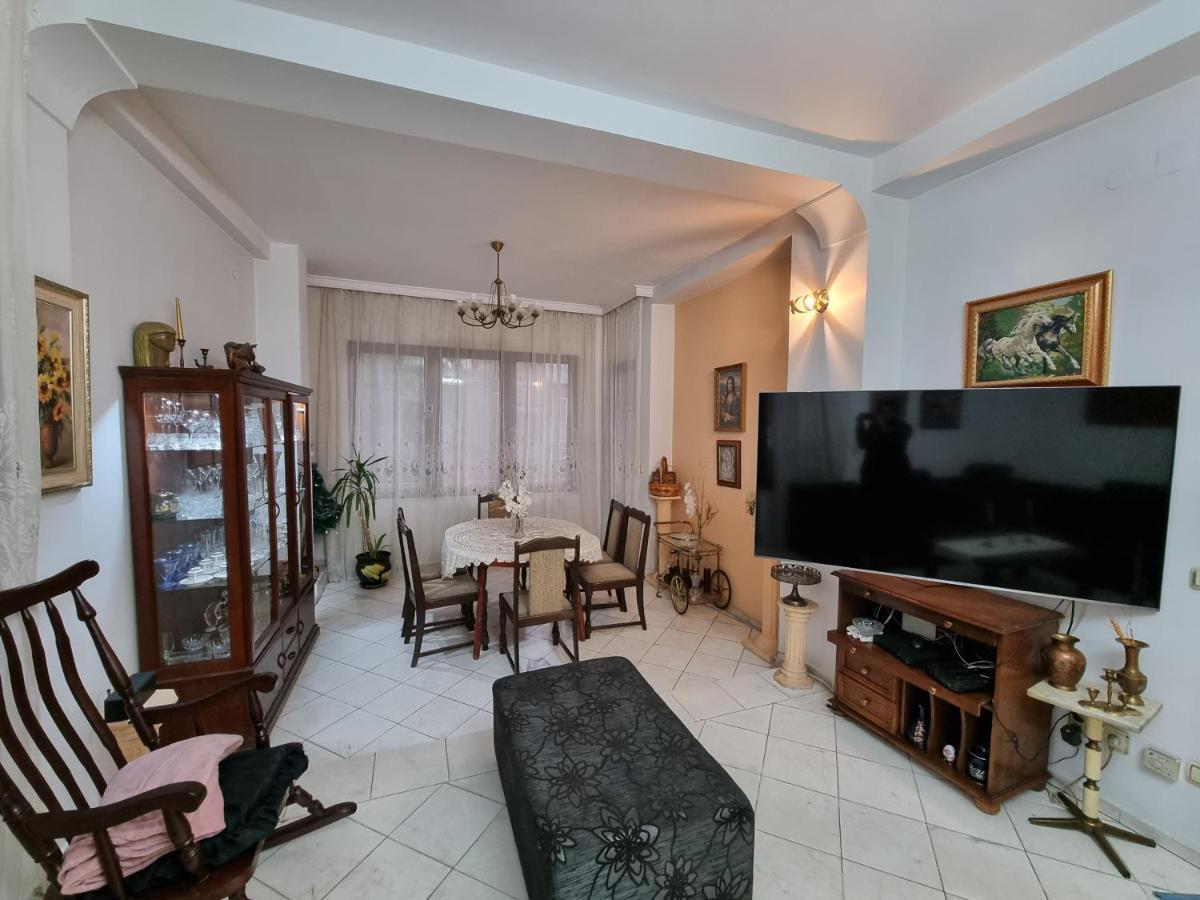 Tsar Simeon, 2 Bedroom, Living And Fireplace Sofía