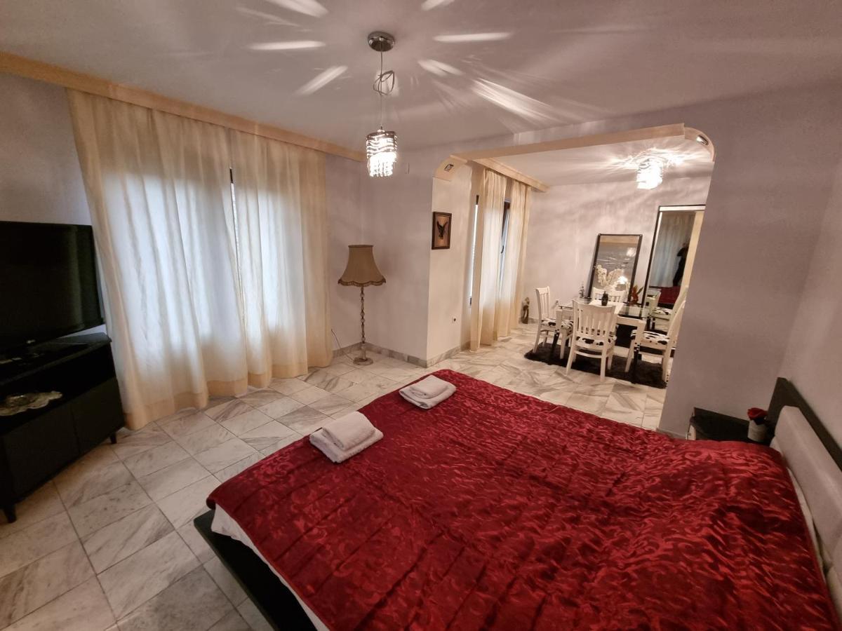Tsar Simeon, 2 Bedroom, Living And Fireplace Holiday home Sofia